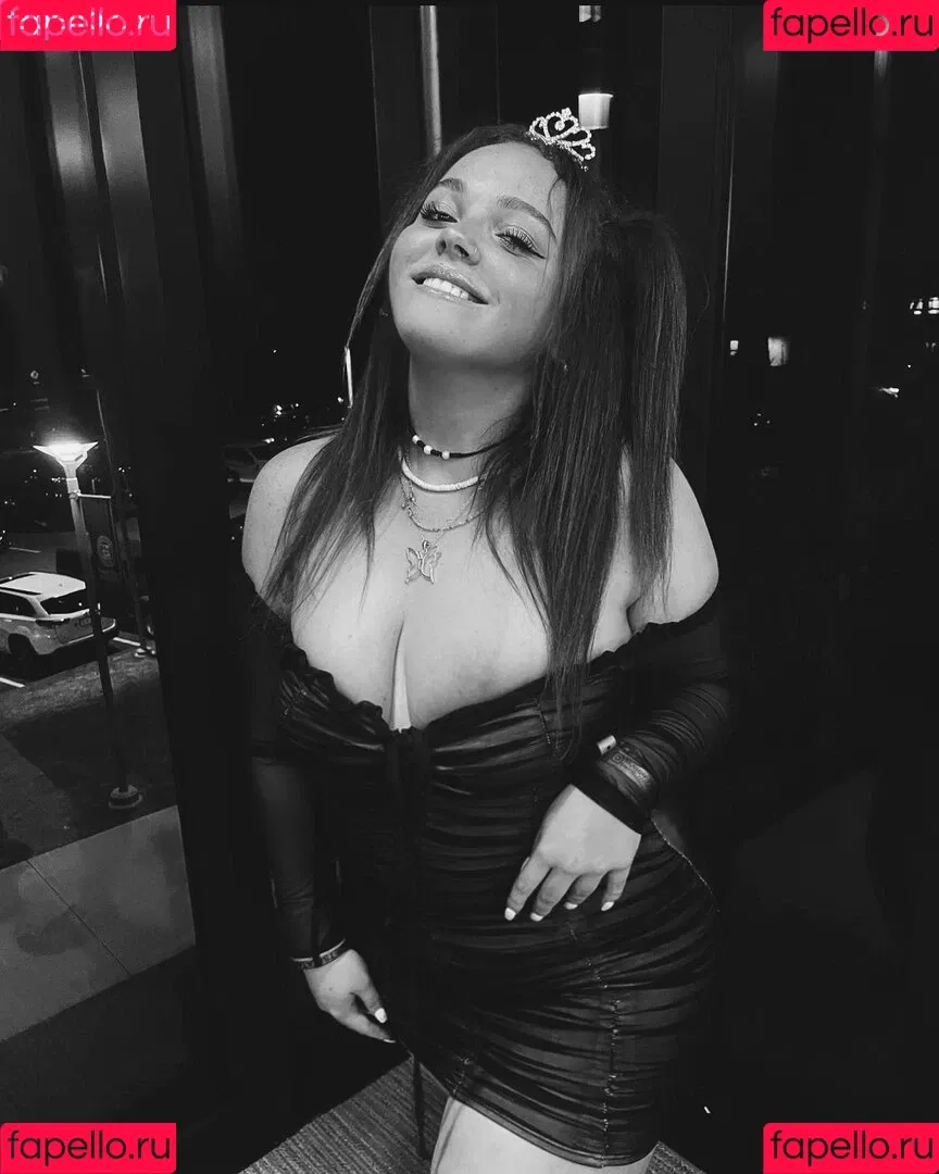 Hannah B Onlyfans Photo Gallery 