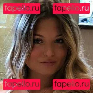 Zara Holland Onlyfans Photo Gallery 