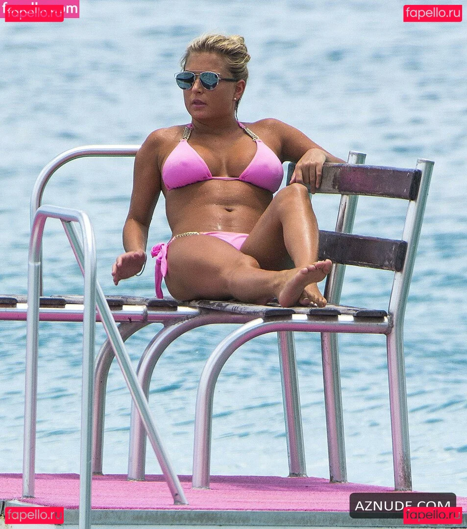 Zara Holland Onlyfans Photo Gallery 