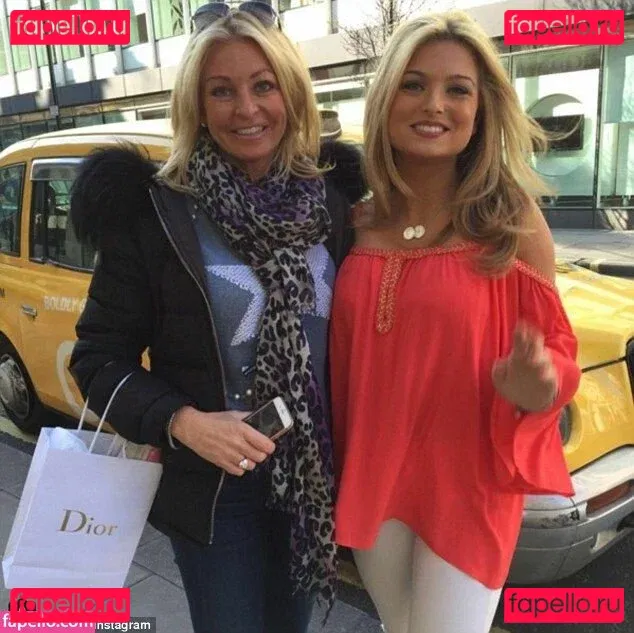 Zara Holland Onlyfans Photo Gallery 