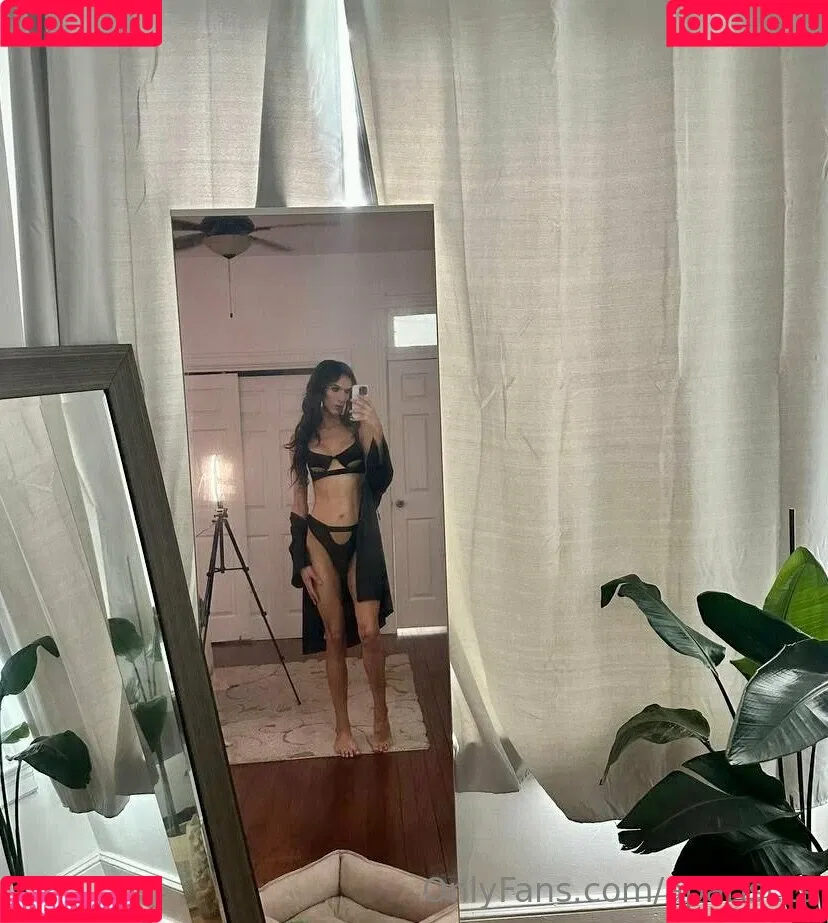 aparisi.ts Onlyfans Photo Gallery 
