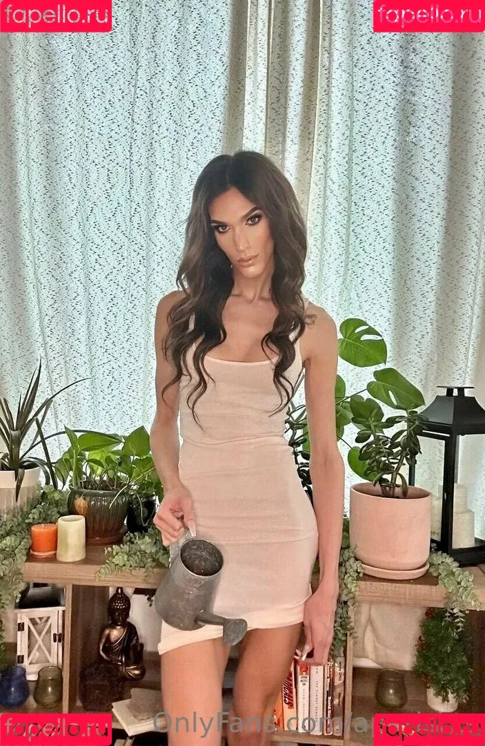 aparisi.ts Onlyfans Photo Gallery 