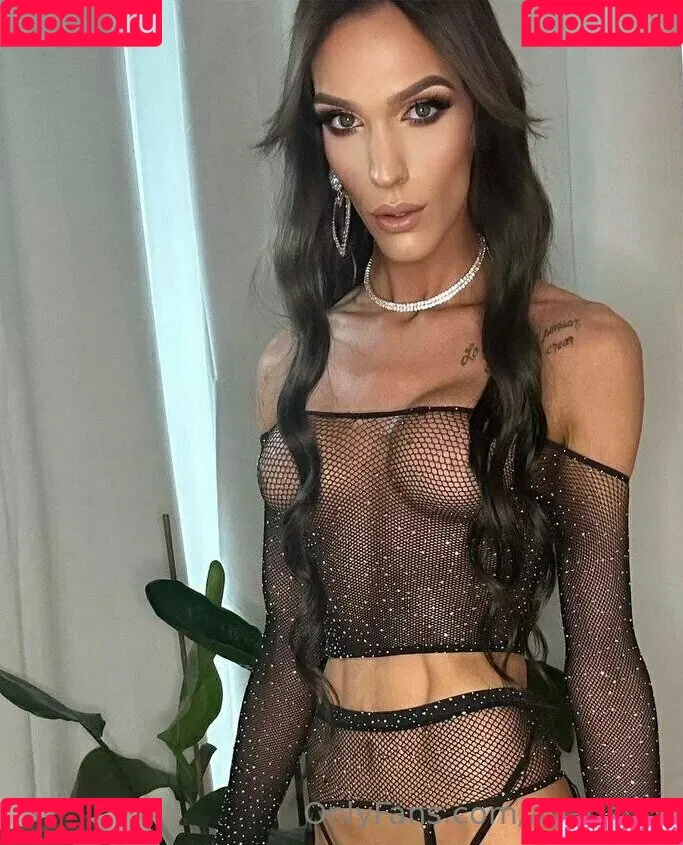 aparisi.ts Onlyfans Photo Gallery 