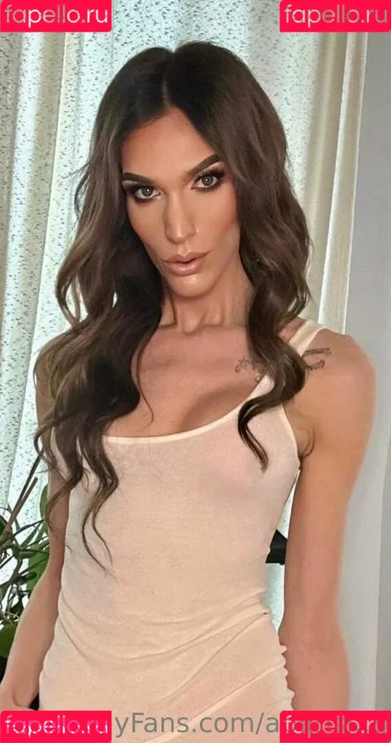 aparisi.ts Onlyfans Photo Gallery 