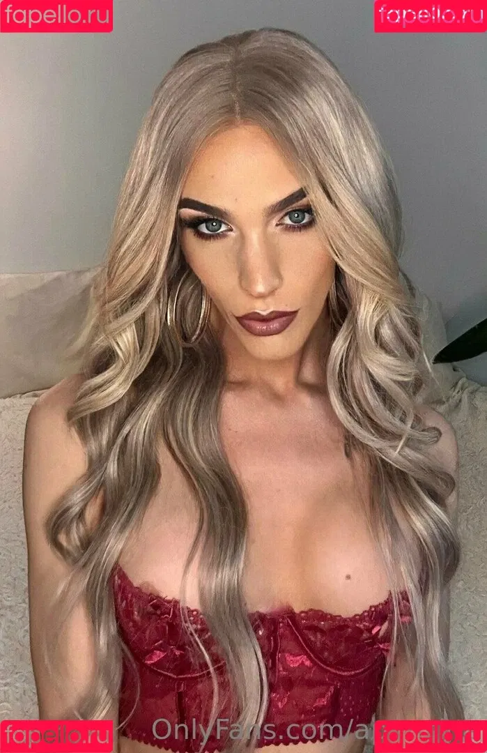 aparisi.ts Onlyfans Photo Gallery 