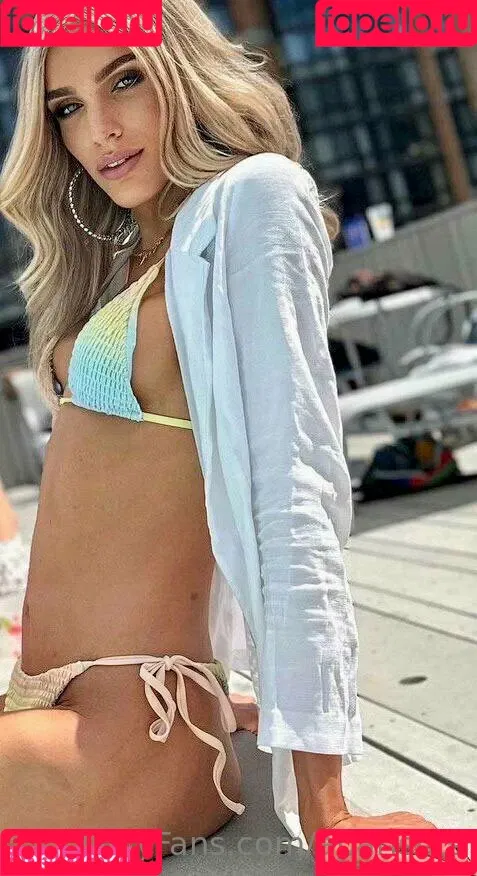 aparisi.ts Onlyfans Photo Gallery 