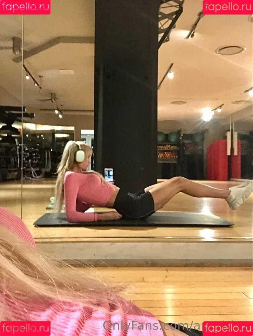 aparisi.ts Onlyfans Photo Gallery 