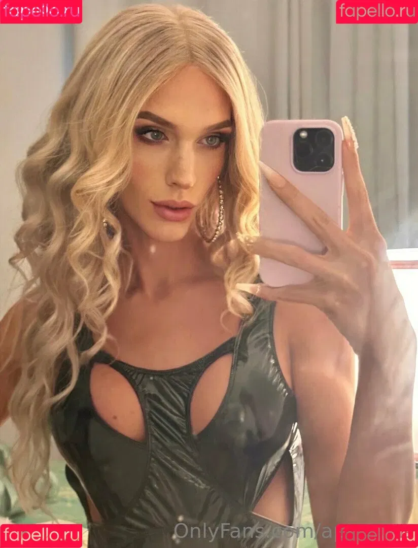 aparisi.ts Onlyfans Photo Gallery 