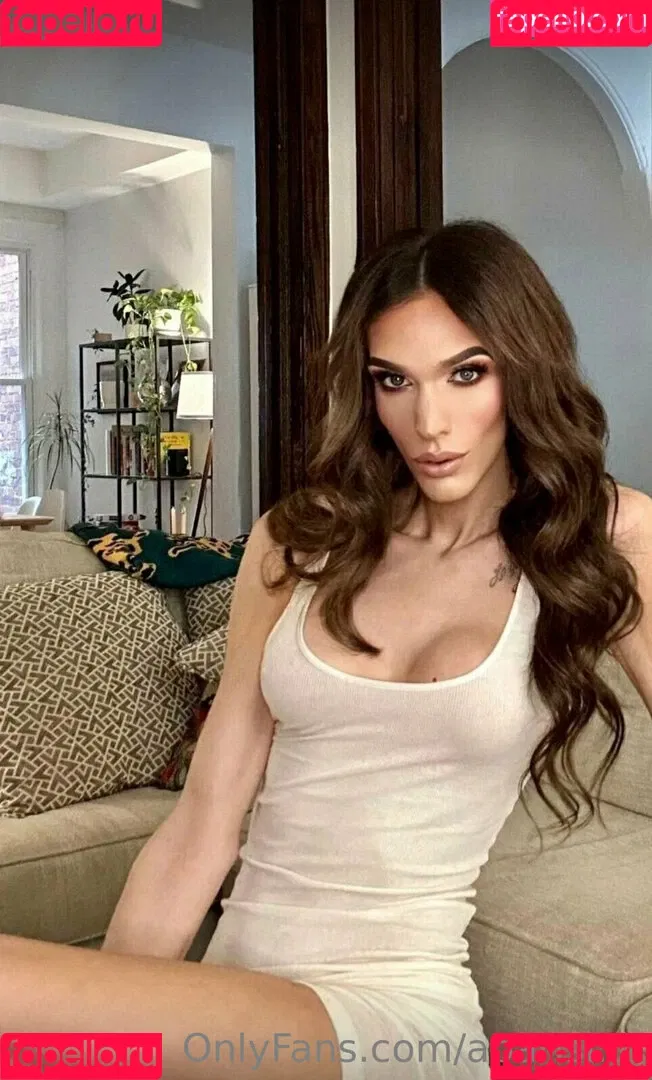 aparisi.ts Onlyfans Photo Gallery 