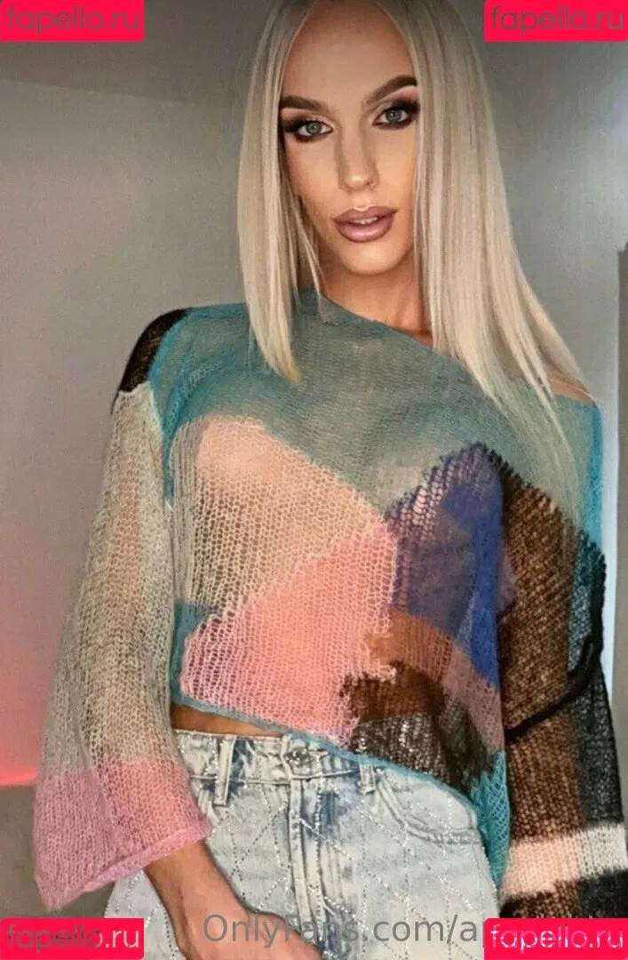 aparisi.ts Onlyfans Photo Gallery 