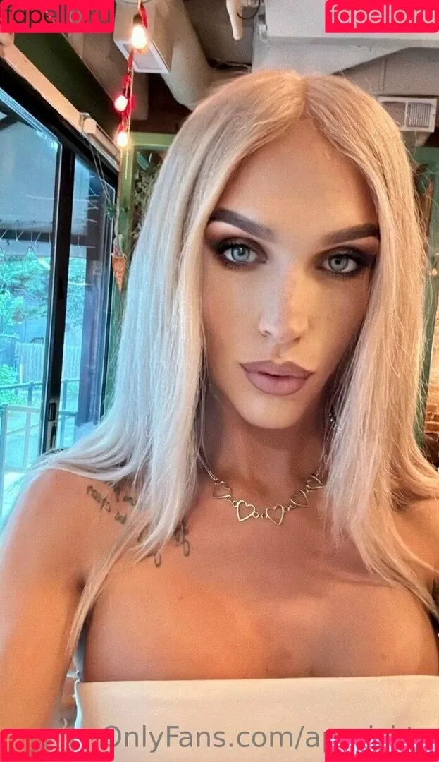 aparisi.ts Onlyfans Photo Gallery 