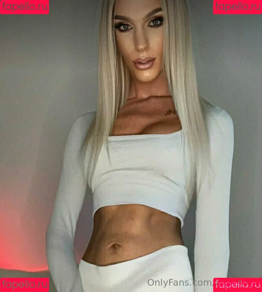 aparisi.ts Onlyfans Photo Gallery 