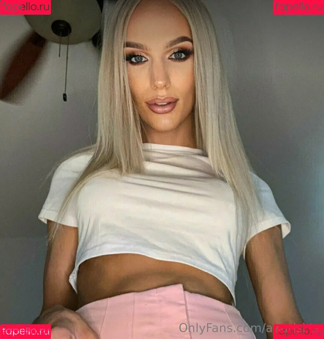 aparisi.ts Onlyfans Photo Gallery 