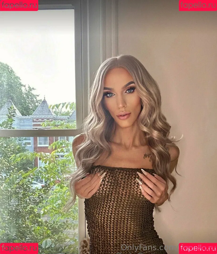 aparisi.ts Onlyfans Photo Gallery 