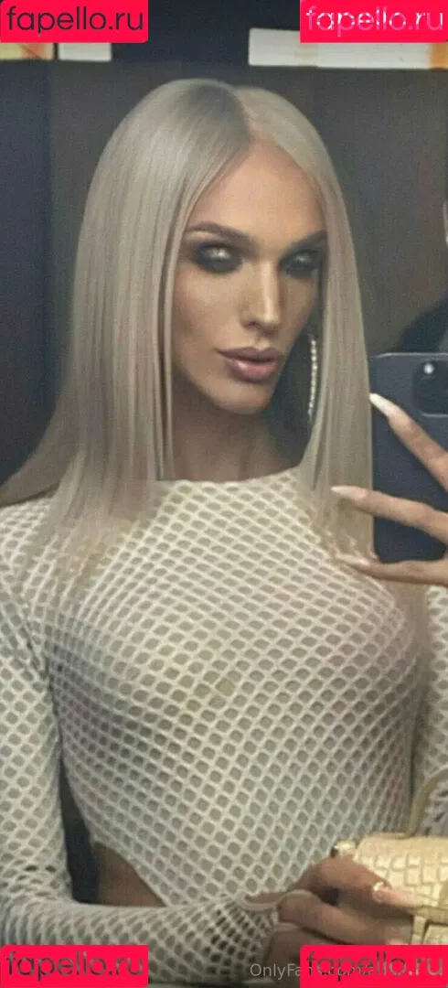 aparisi.ts Onlyfans Photo Gallery 