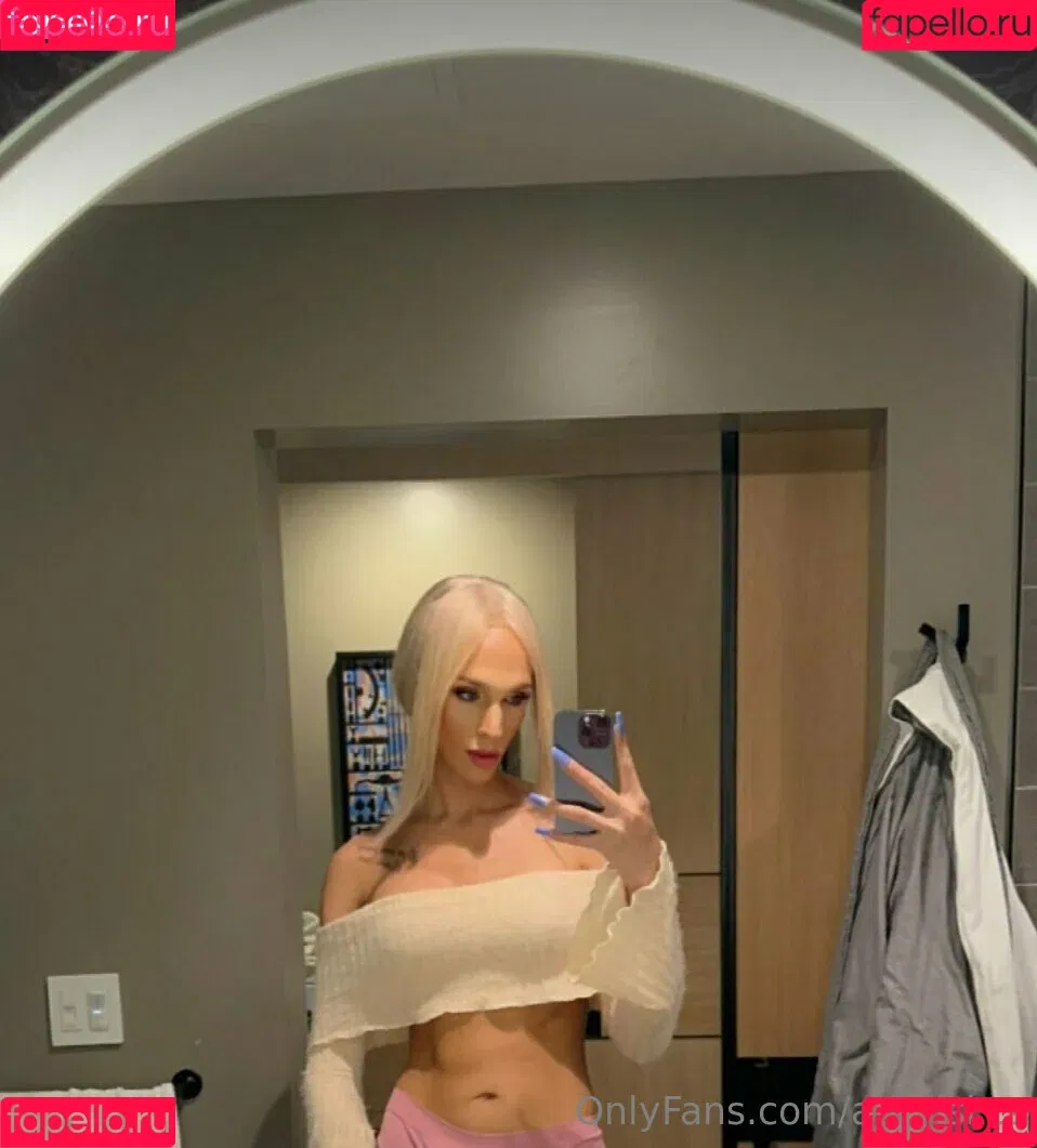 aparisi.ts Onlyfans Photo Gallery 