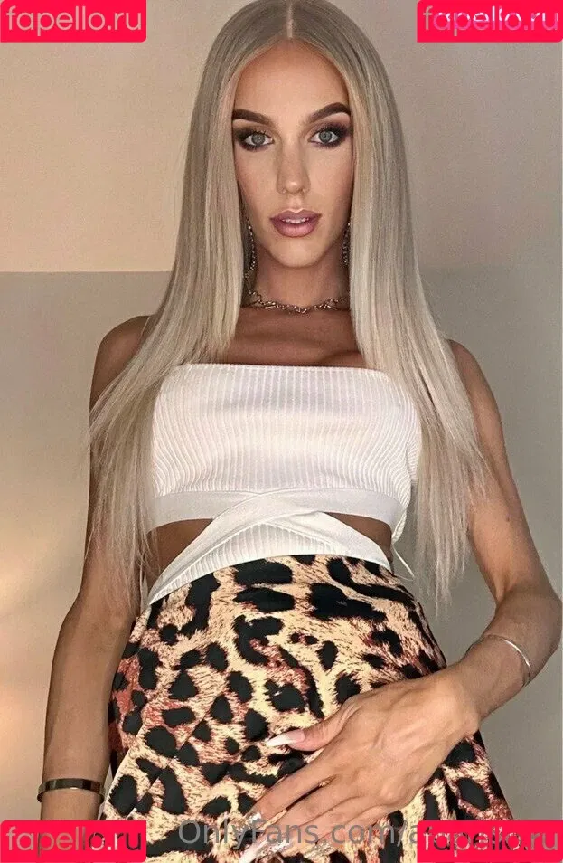aparisi.ts Onlyfans Photo Gallery 