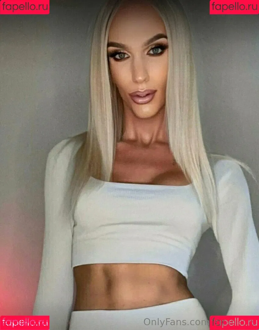 aparisi.ts Onlyfans Photo Gallery 