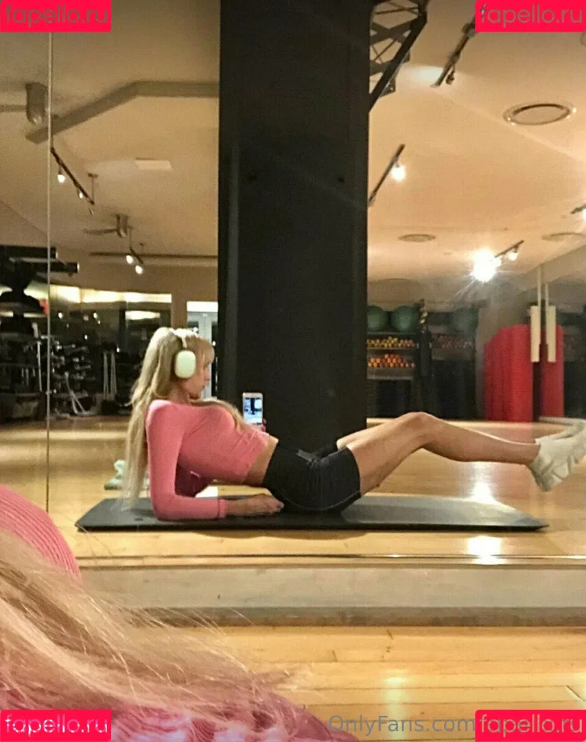 aparisi.ts Onlyfans Photo Gallery 