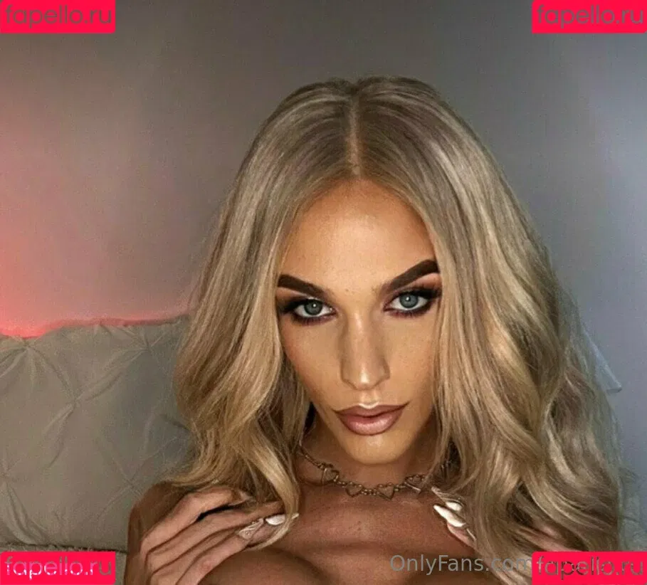 aparisi.ts Onlyfans Photo Gallery 