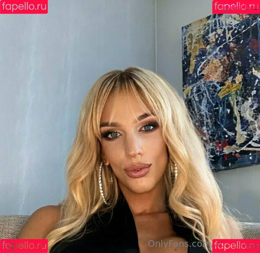 aparisi.ts Onlyfans Photo Gallery 