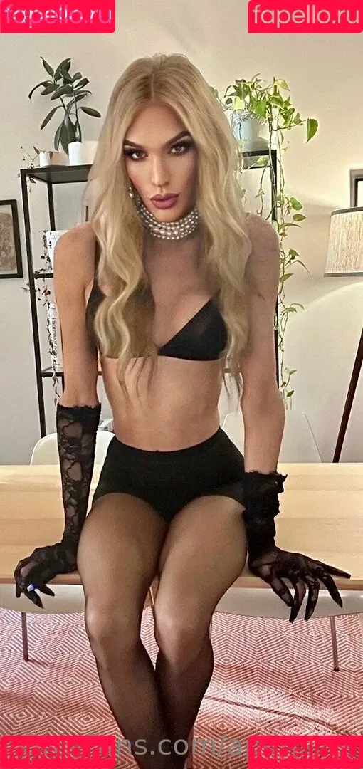 aparisi.ts Onlyfans Photo Gallery 