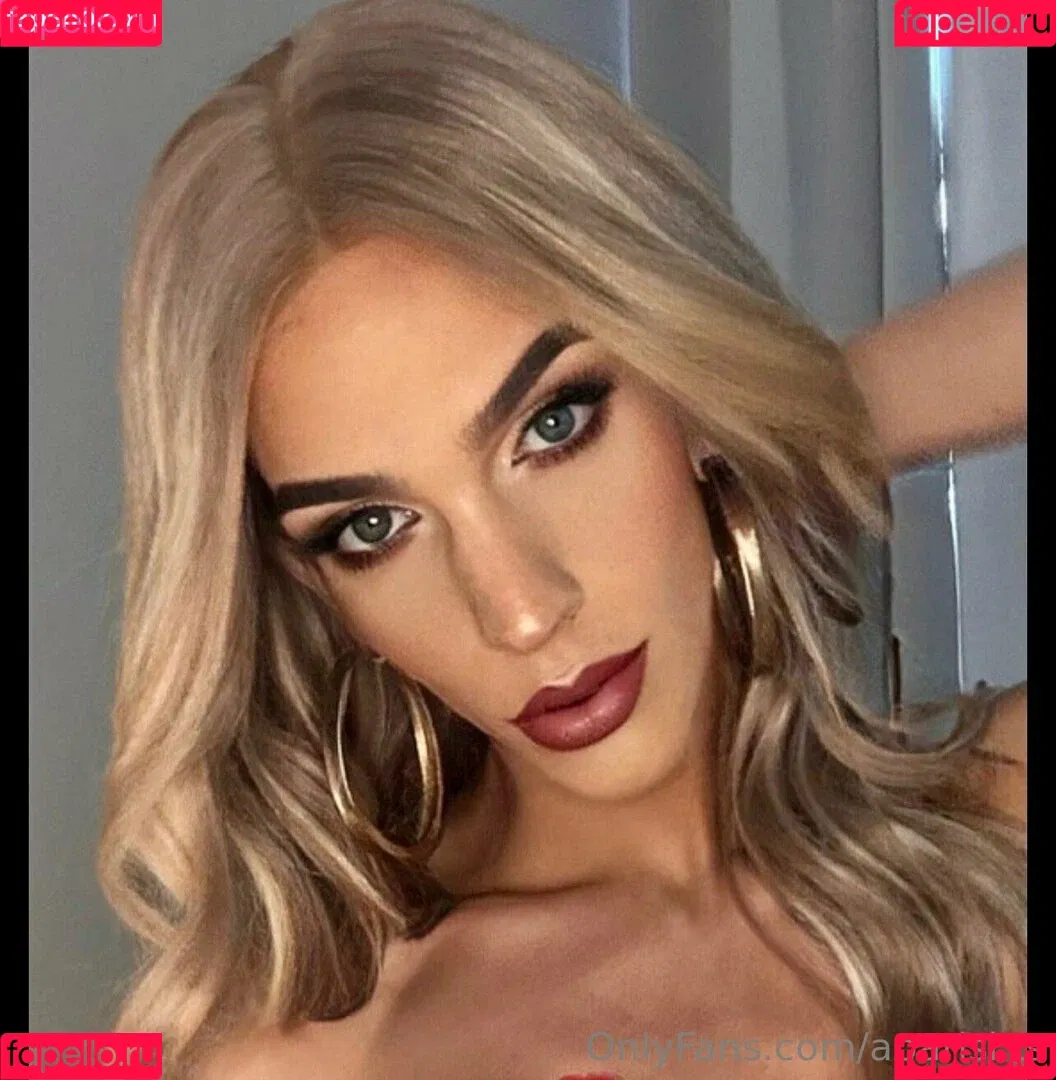 aparisi.ts Onlyfans Photo Gallery 