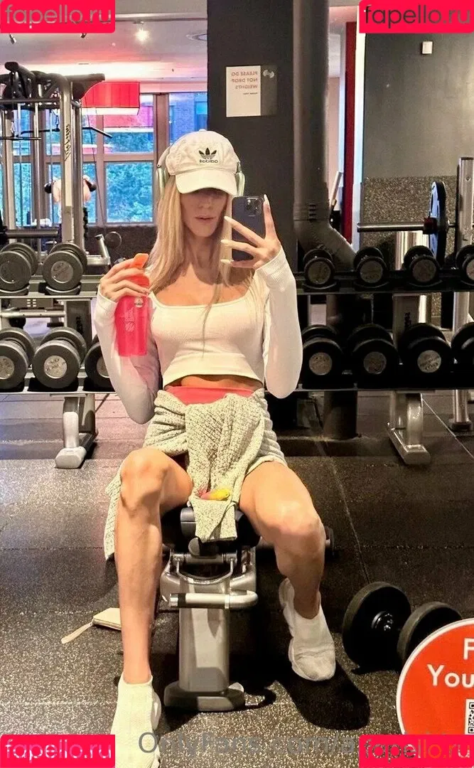 aparisi.ts Onlyfans Photo Gallery 
