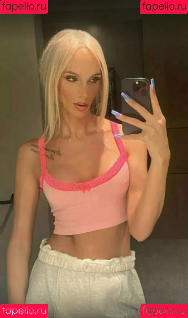 aparisi.ts Onlyfans Photo Gallery 