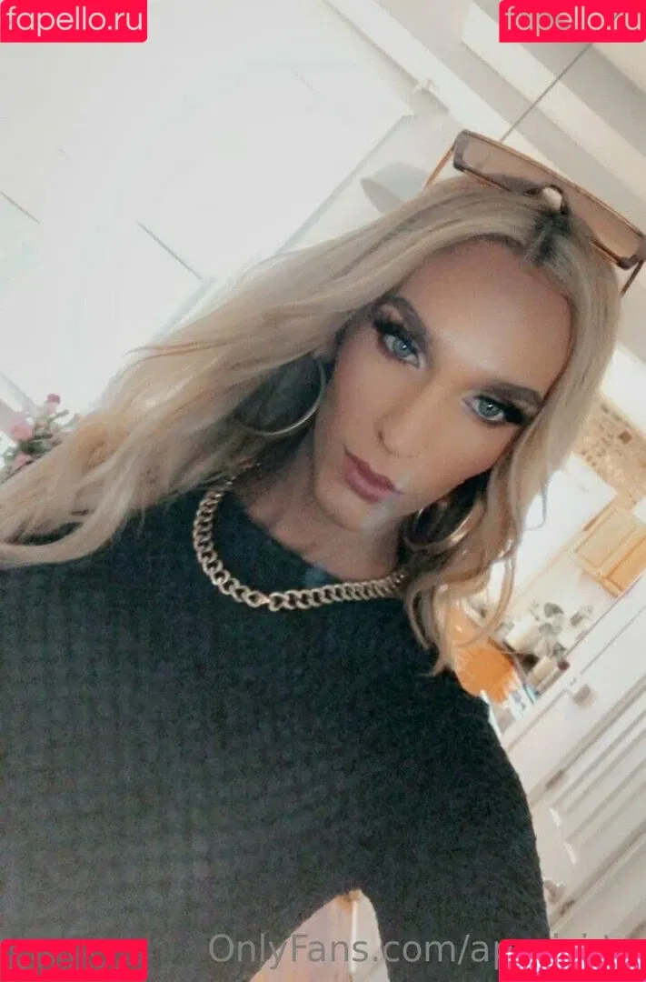 aparisi.ts Onlyfans Photo Gallery 