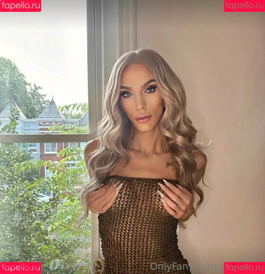 aparisi.ts Onlyfans Photo Gallery 