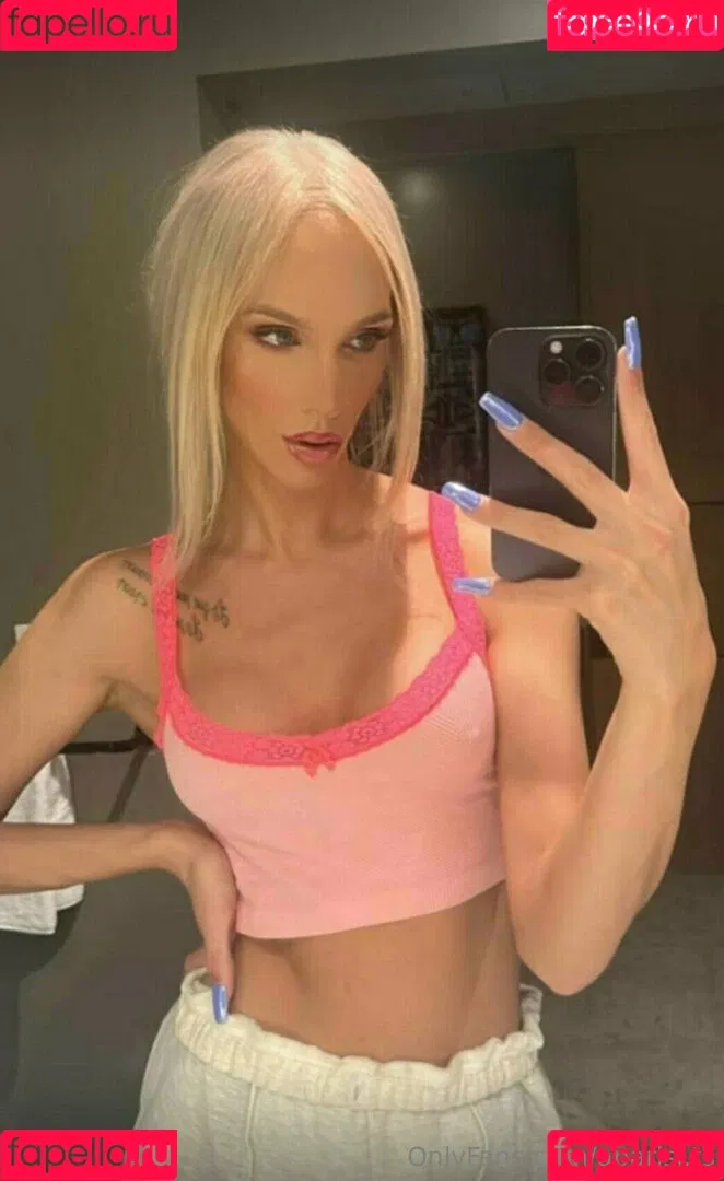 aparisi.ts Onlyfans Photo Gallery 