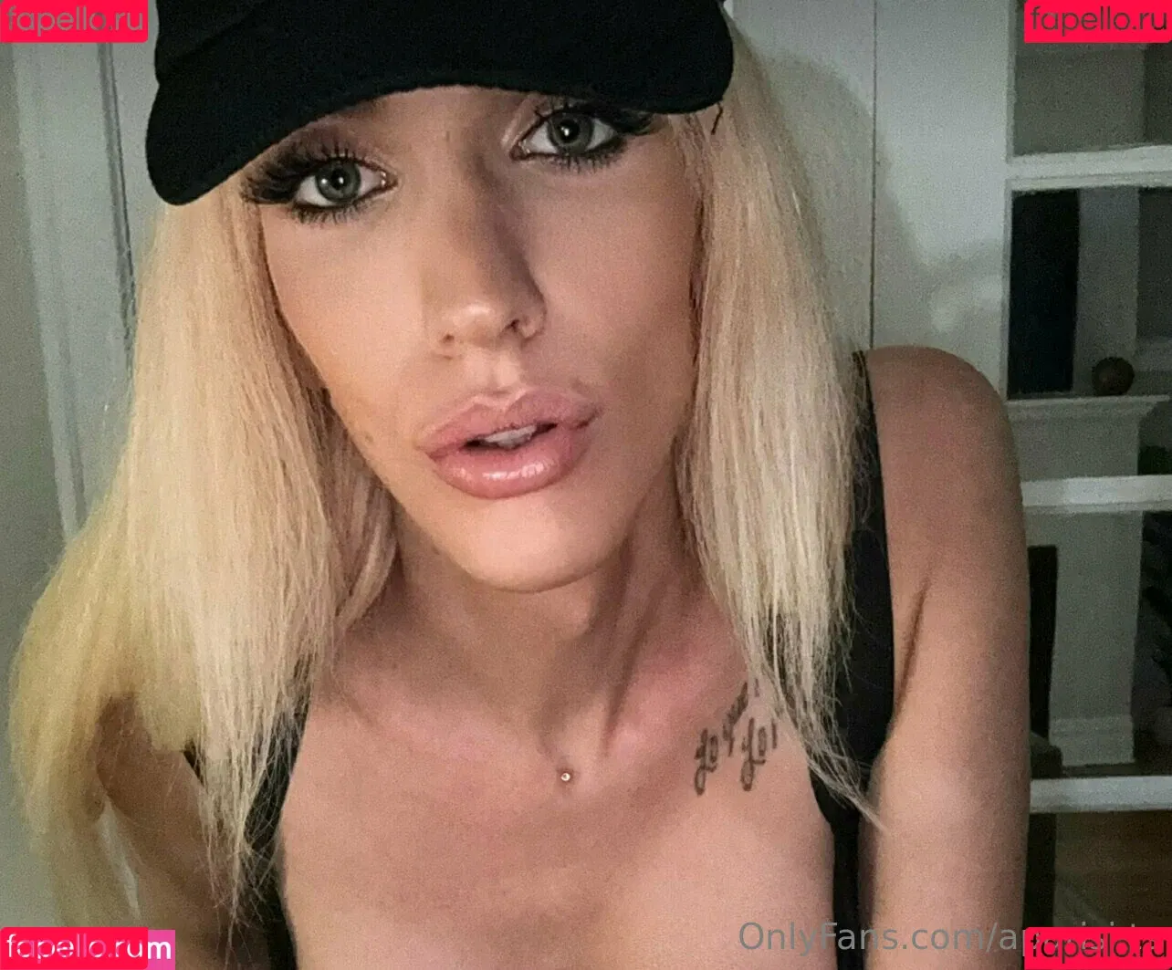 aparisi.ts Onlyfans Photo Gallery 