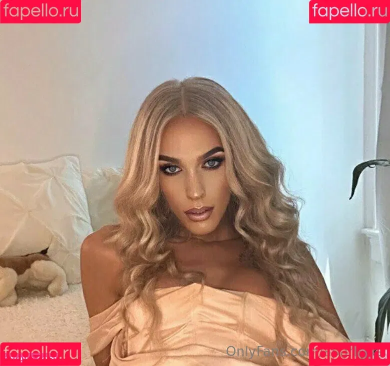 aparisi.ts Onlyfans Photo Gallery 