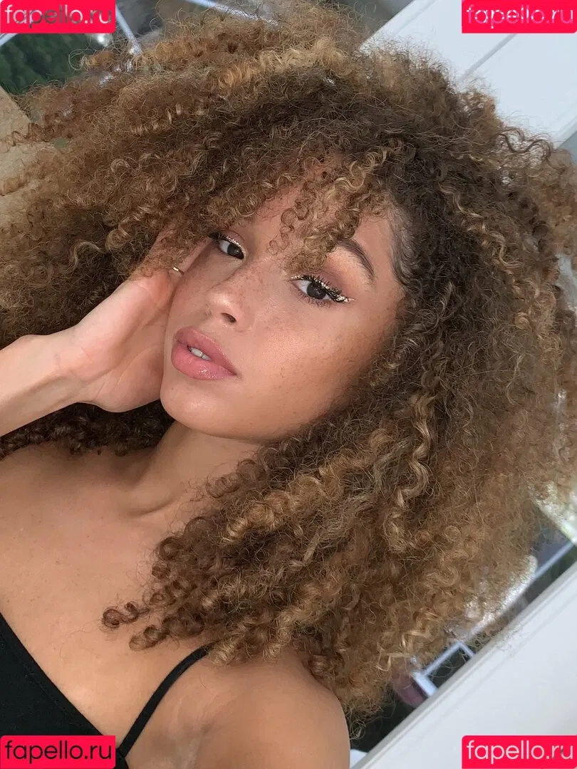 Anabella Carrasco Onlyfans Photo Gallery 