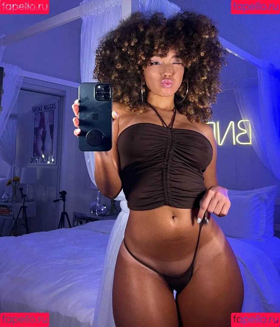 Anabella Carrasco Onlyfans Photo Gallery 