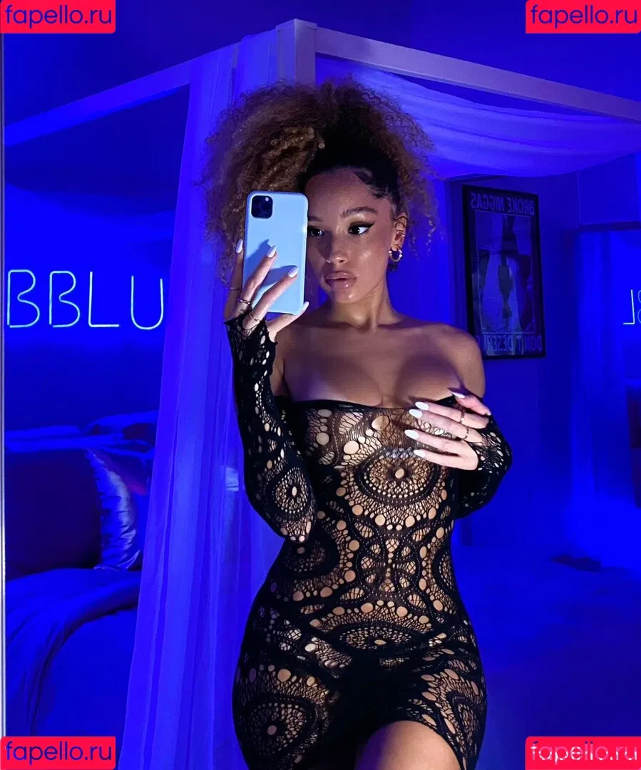 Anabella Carrasco Onlyfans Photo Gallery 