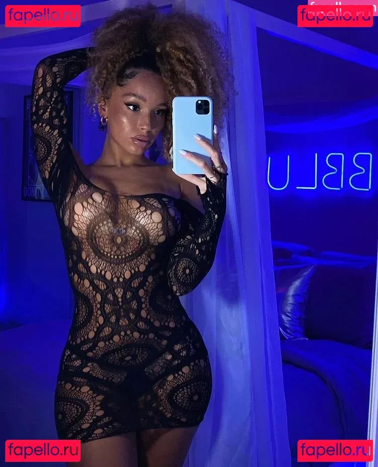 Anabella Carrasco Onlyfans Photo Gallery 