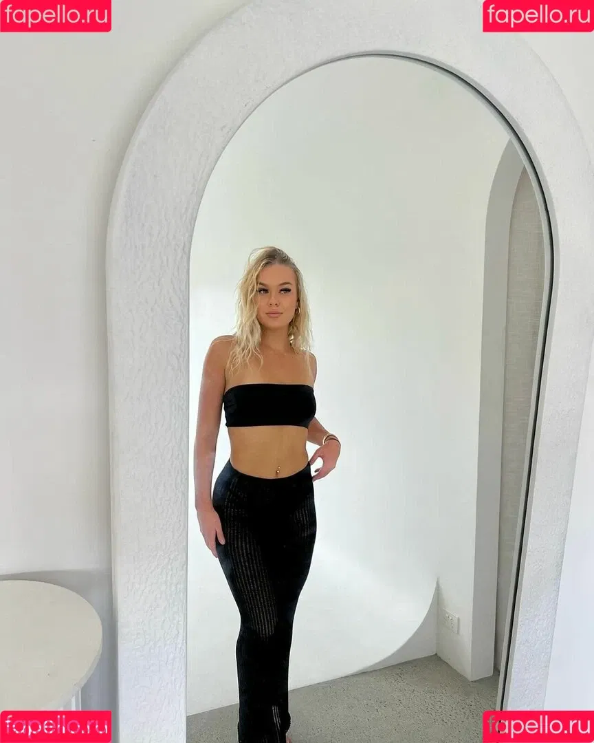 Kara Mia Van Pletzen Onlyfans Photo Gallery 