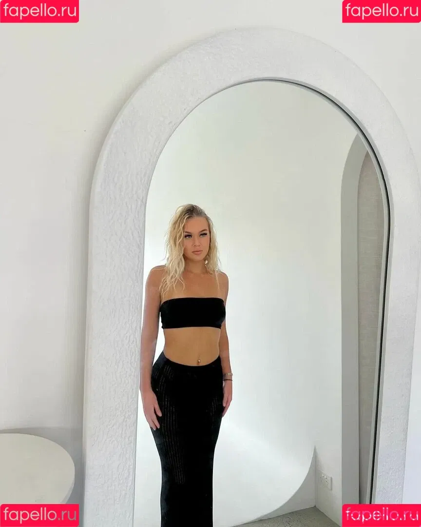Kara Mia Van Pletzen Onlyfans Photo Gallery 