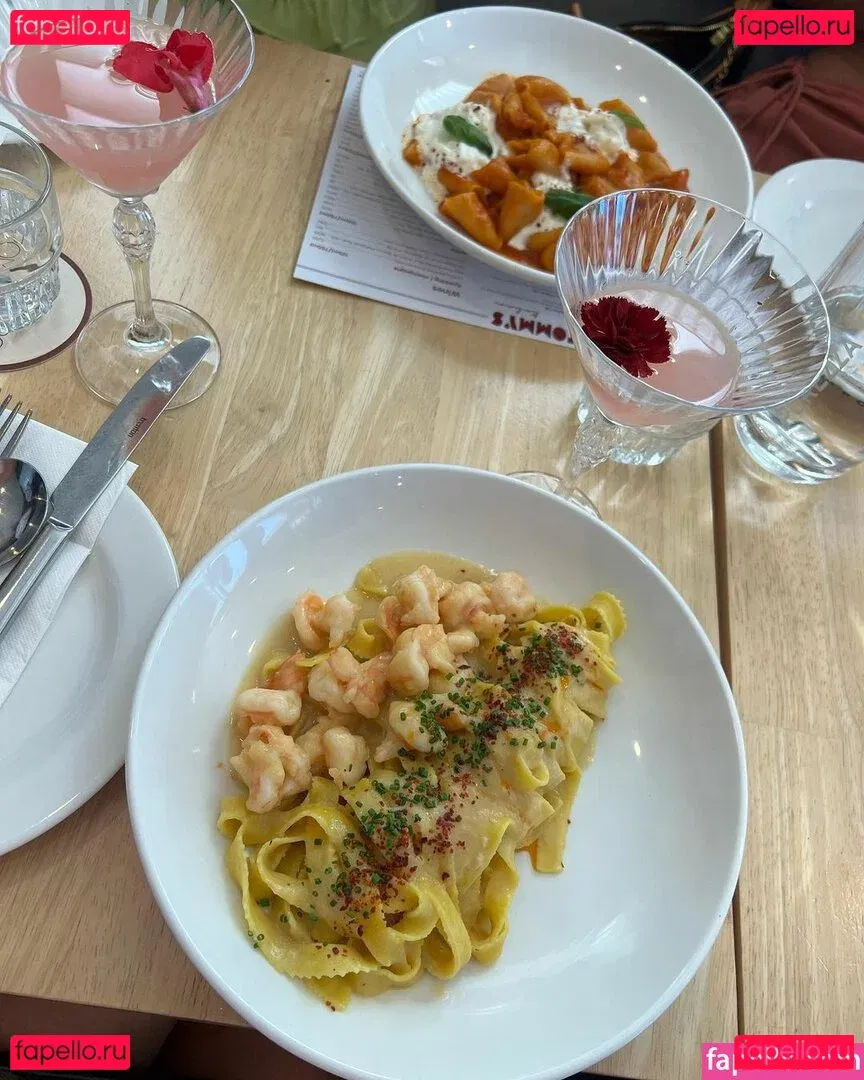 Kara Mia Van Pletzen Onlyfans Photo Gallery 