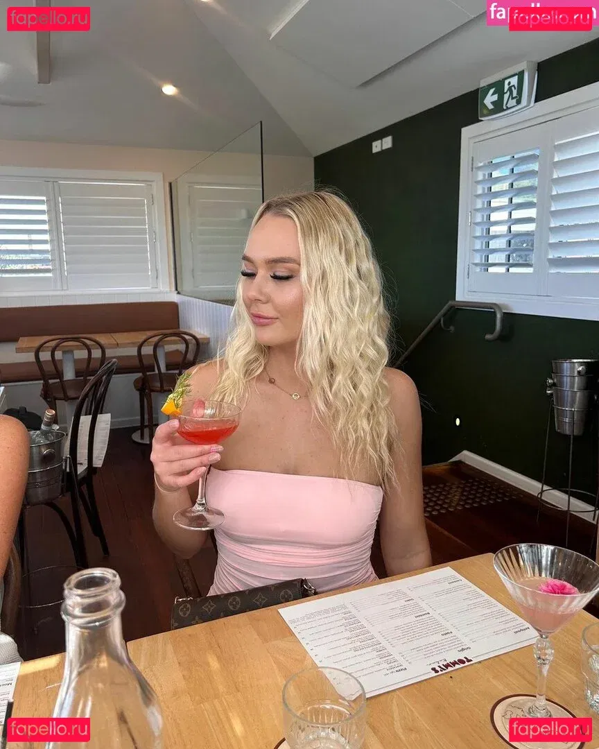 Kara Mia Van Pletzen Onlyfans Photo Gallery 