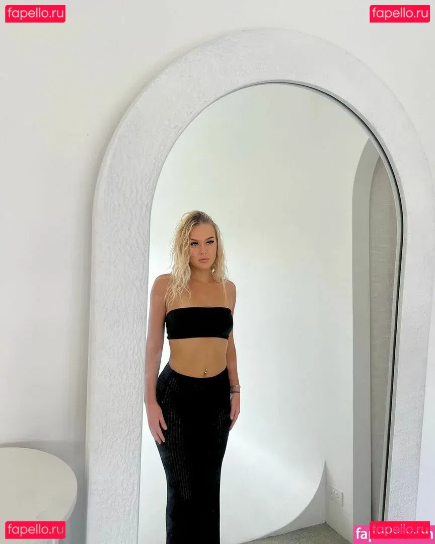 Kara Mia Van Pletzen Onlyfans Photo Gallery 