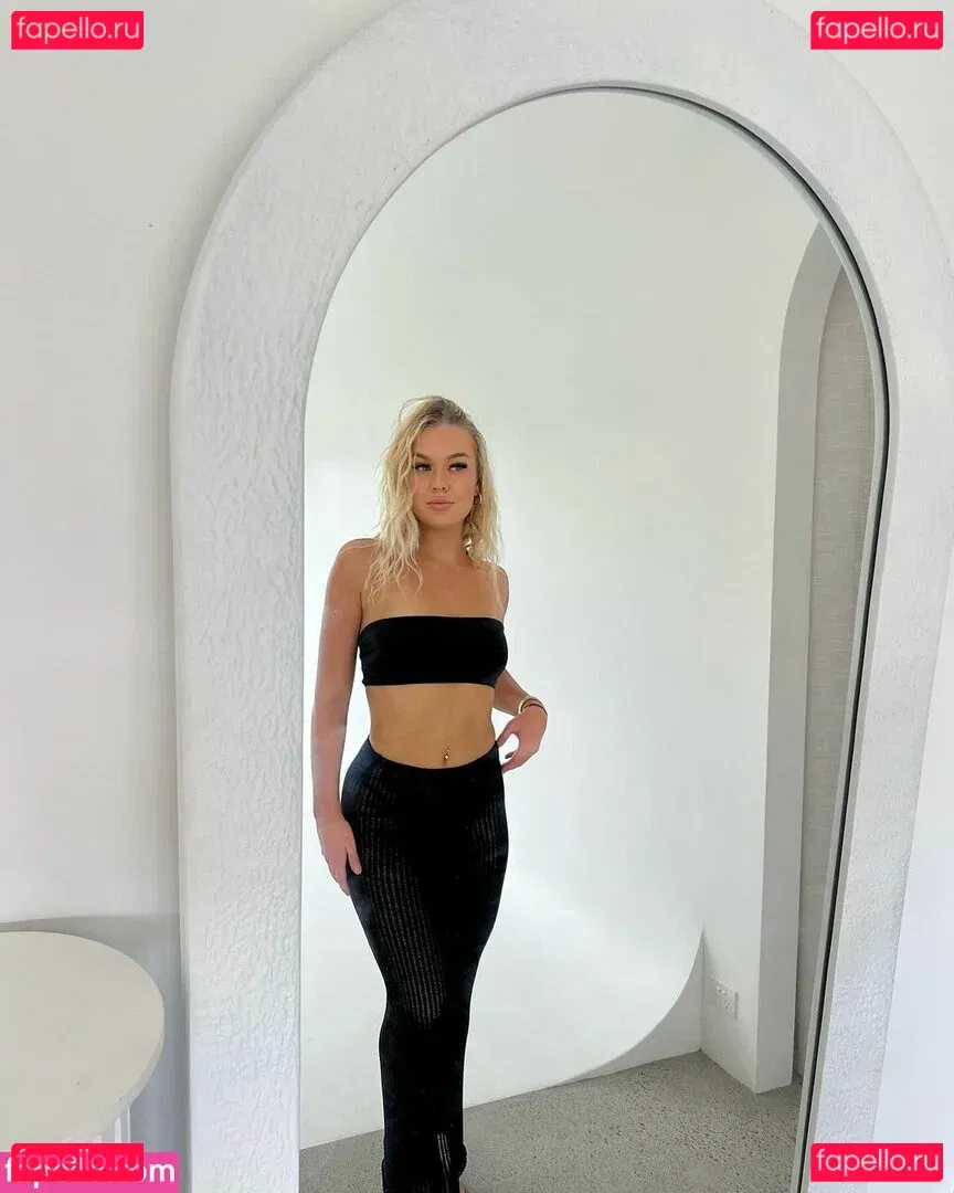 Kara Mia Van Pletzen Onlyfans Photo Gallery 