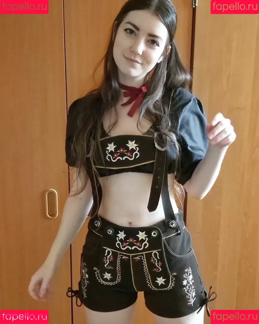SincerelyLyn Onlyfans Photo Gallery 