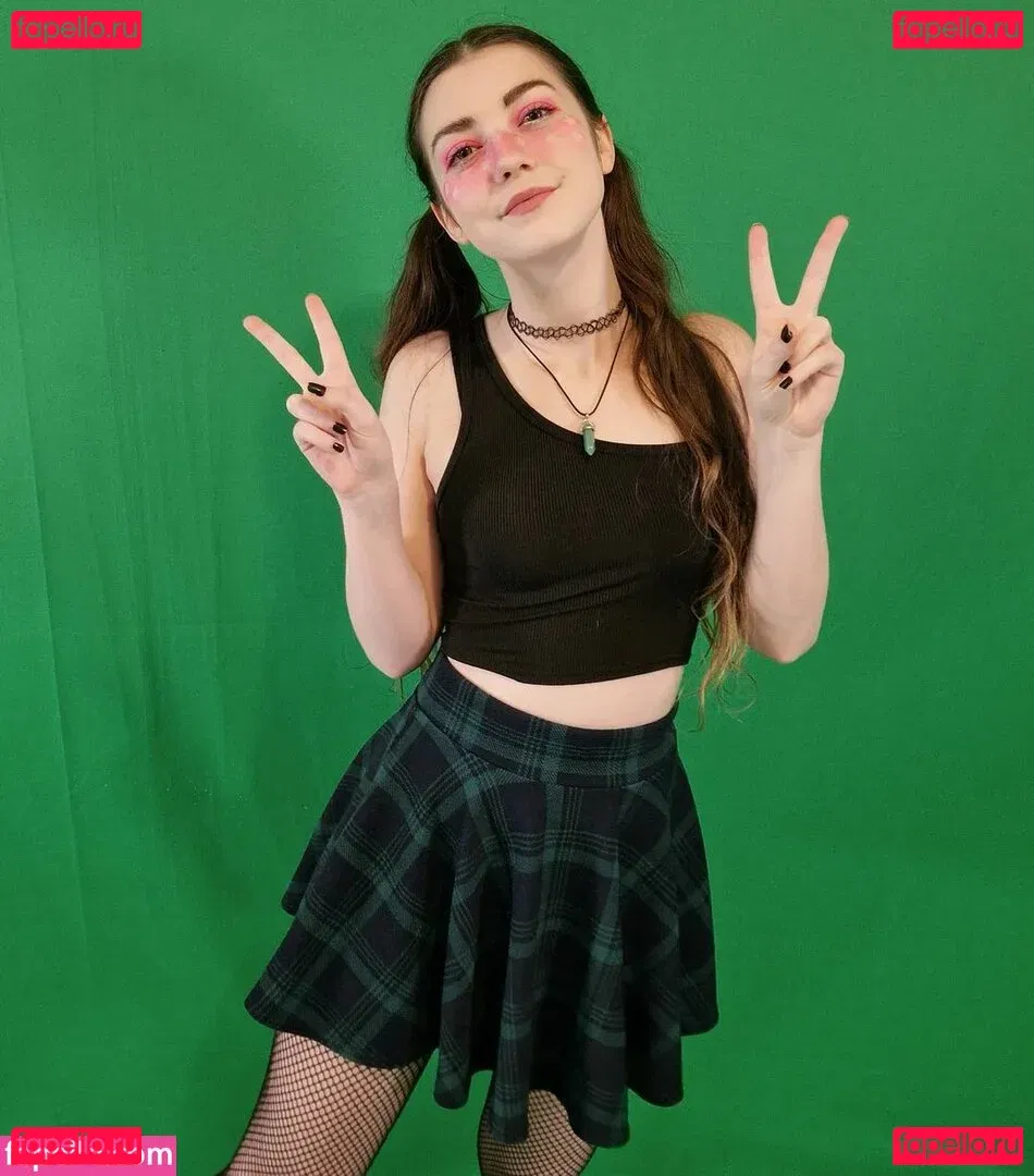 SincerelyLyn Onlyfans Photo Gallery 