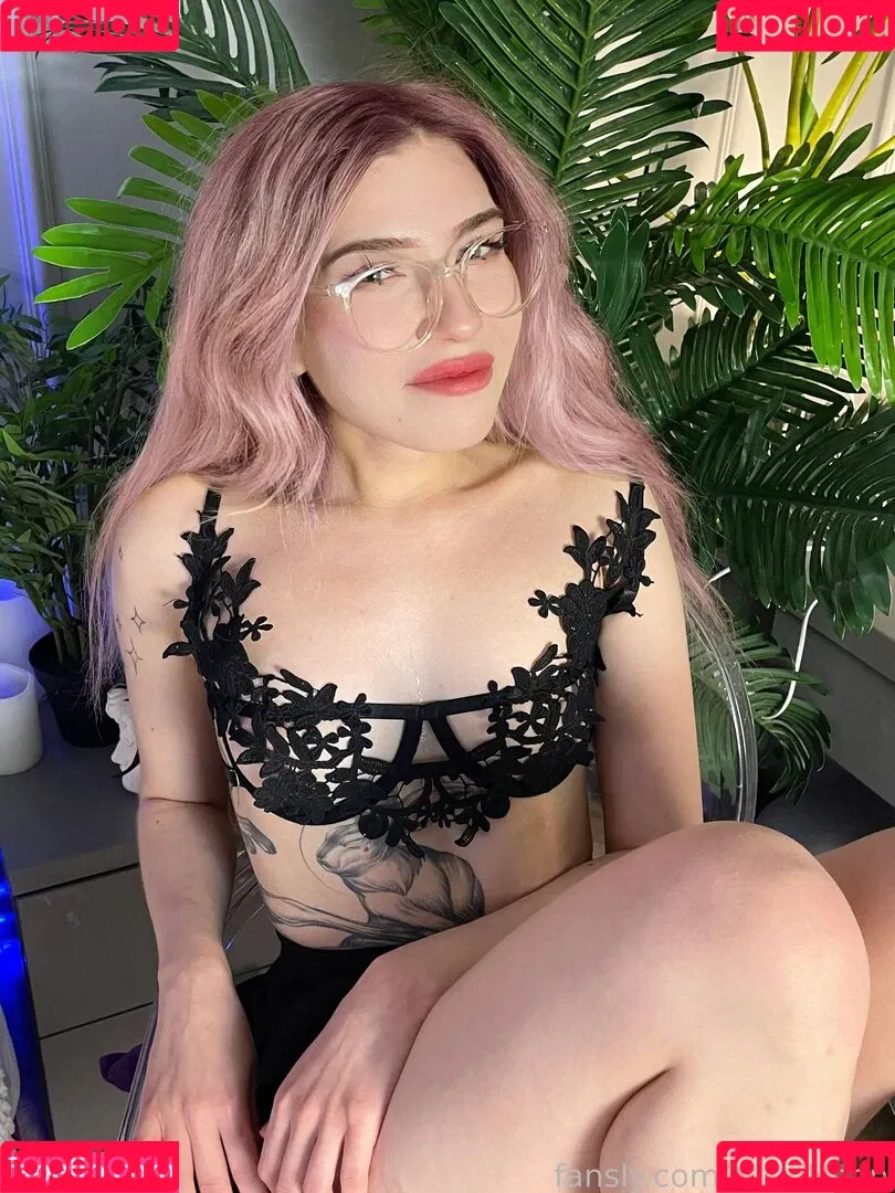 NikkiNeon Onlyfans Photo Gallery 