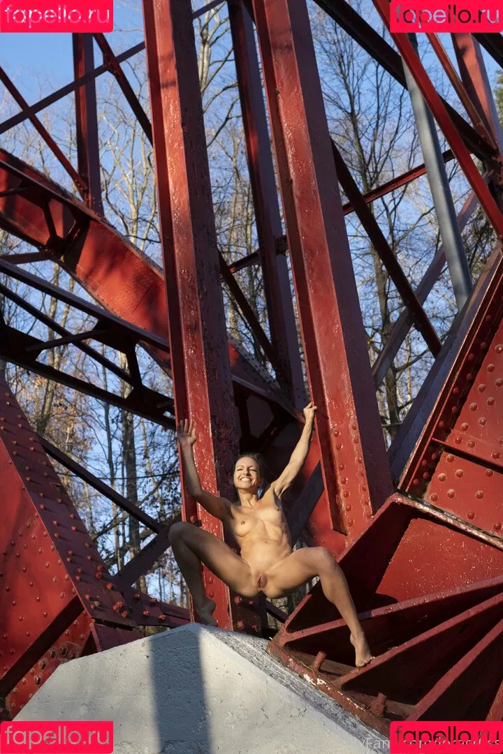 loracr0ss Onlyfans Photo Gallery 