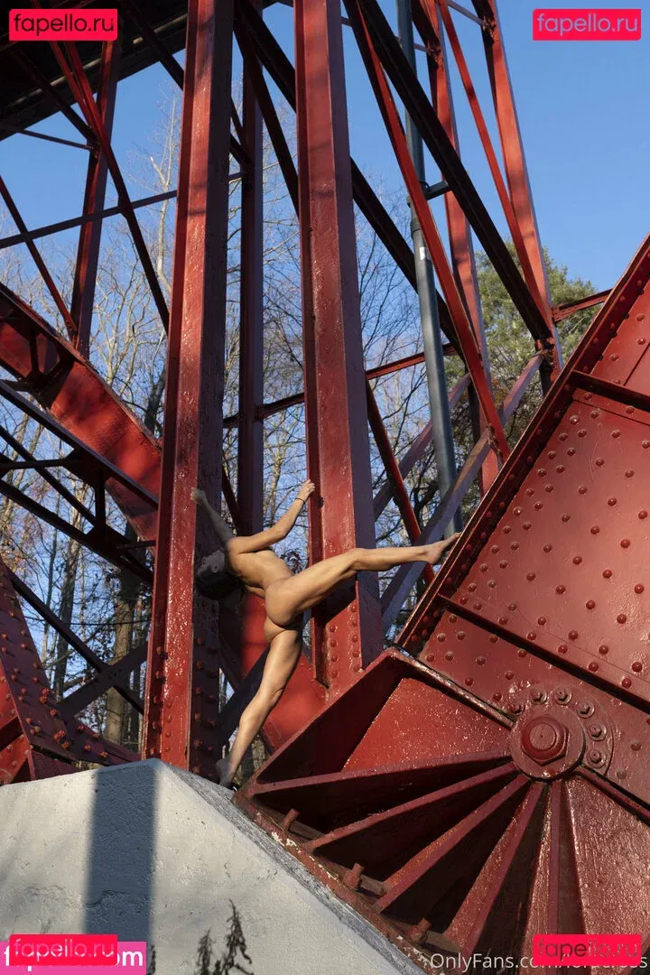 loracr0ss Onlyfans Photo Gallery 