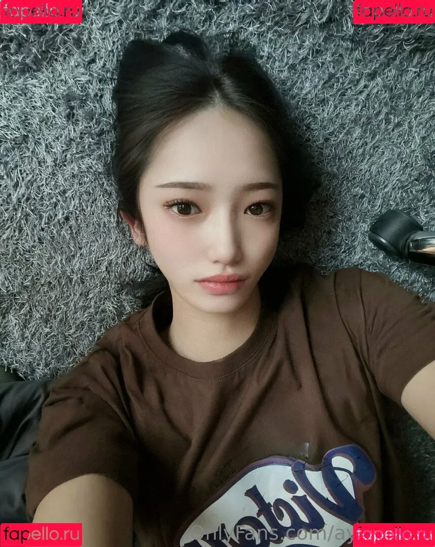 ayoung20 Onlyfans Photo Gallery 